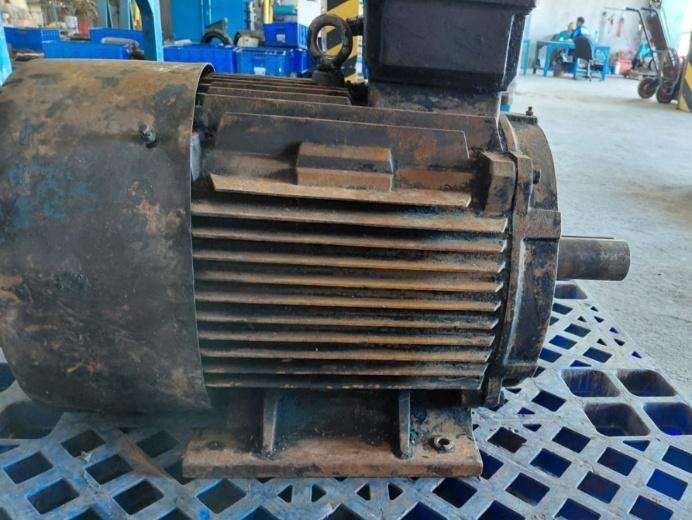 Motor 45KW REA Kaltim saat diterima di workshop