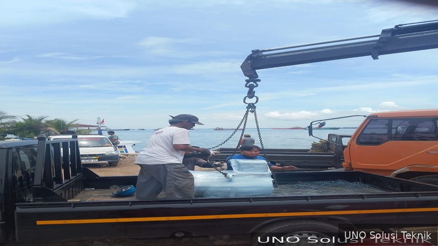 Motor 70KW dibungkus plastik siap dikirim ke MV Langgeng