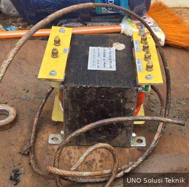Trafo 2KVA saat diterima di workshop UNO Solusi Teknik